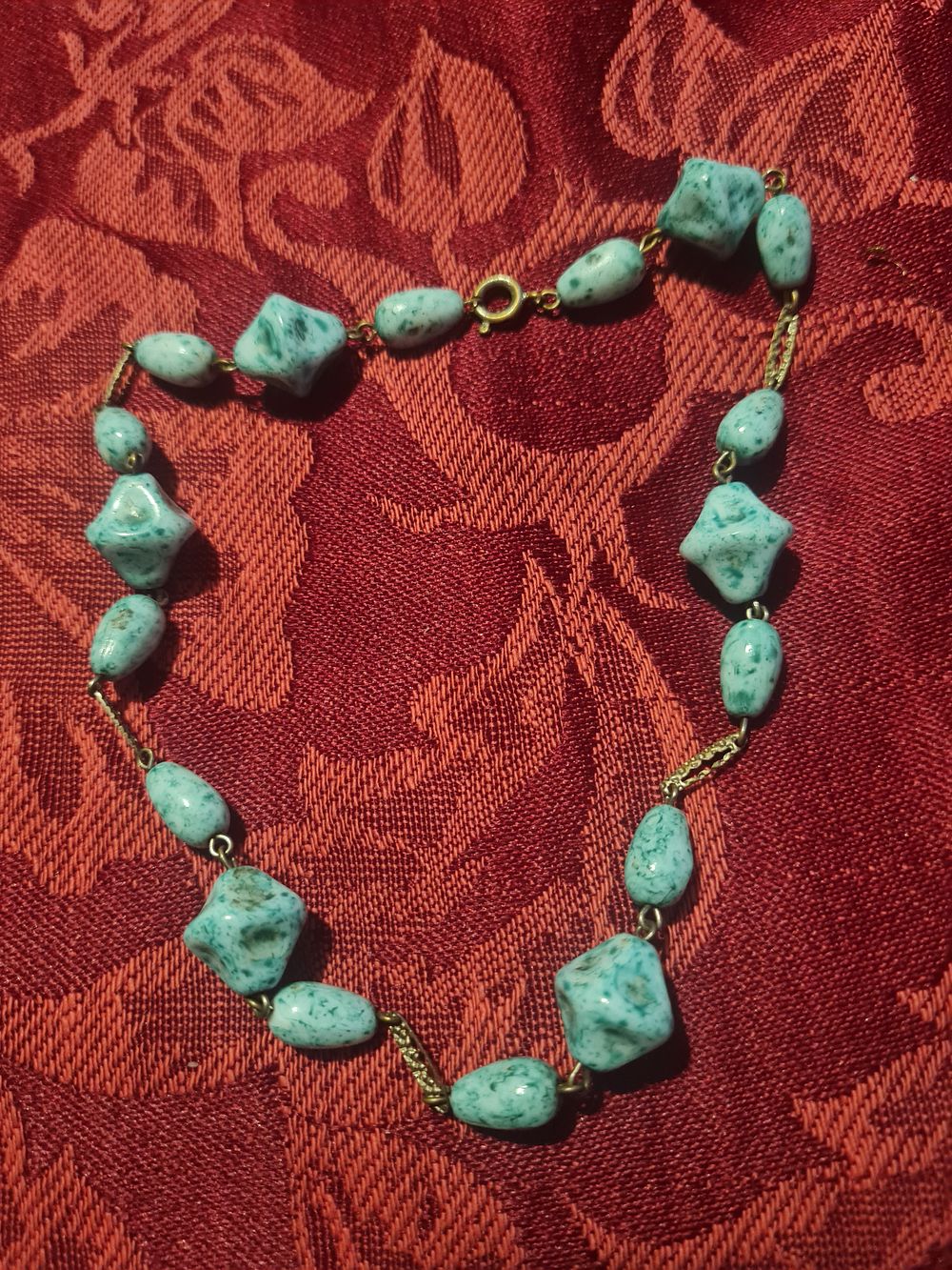 Lot 254: Vintage necklace