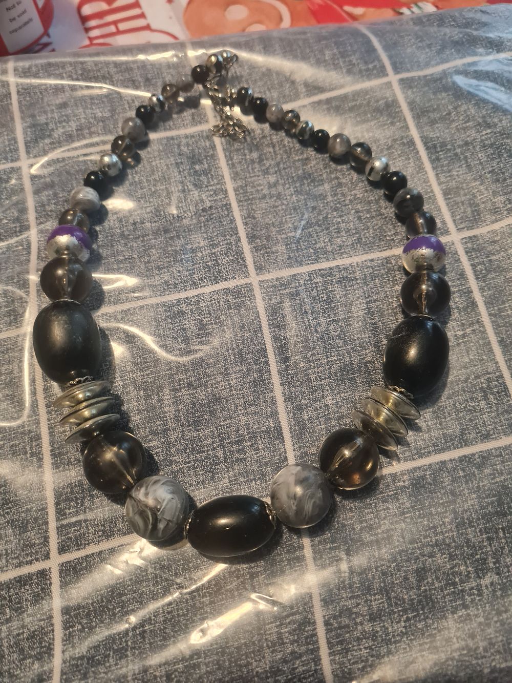 Lot 262: Large beaded chain
