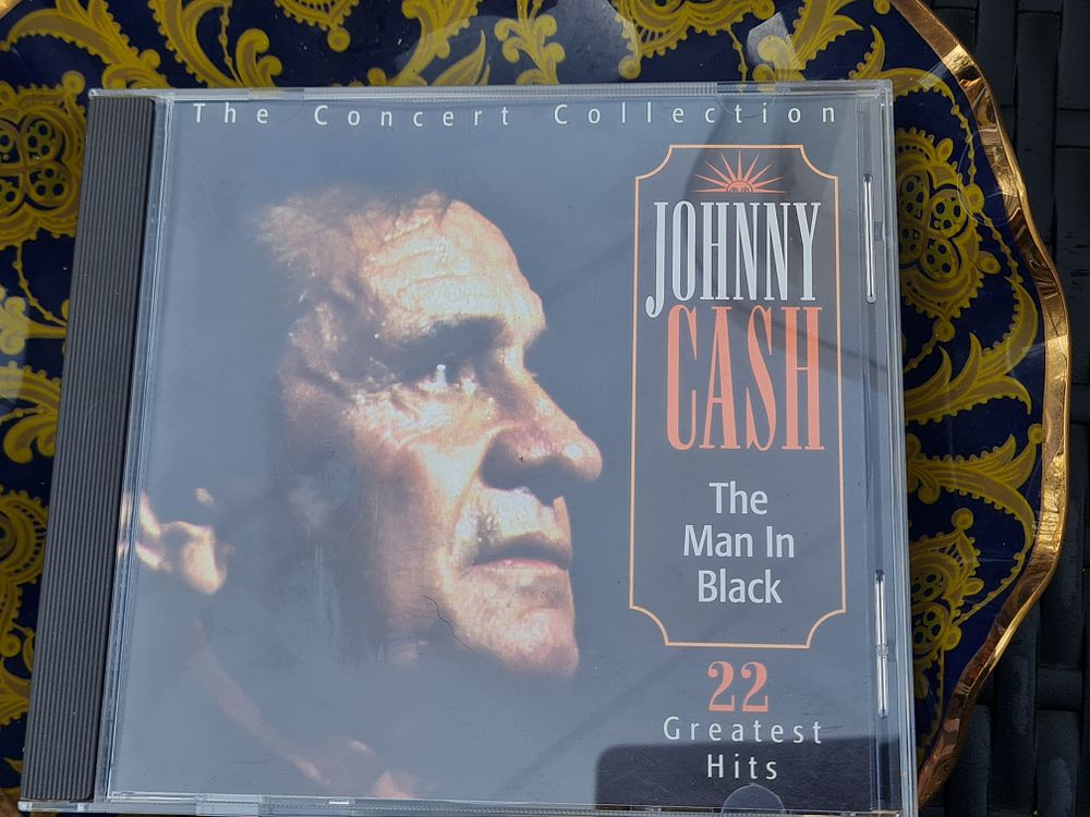 Lot 146: Johnny cash set