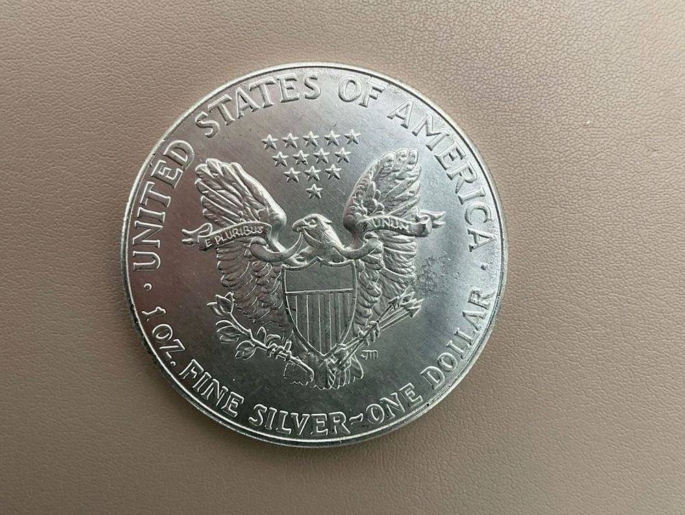 Lot 172: American coin