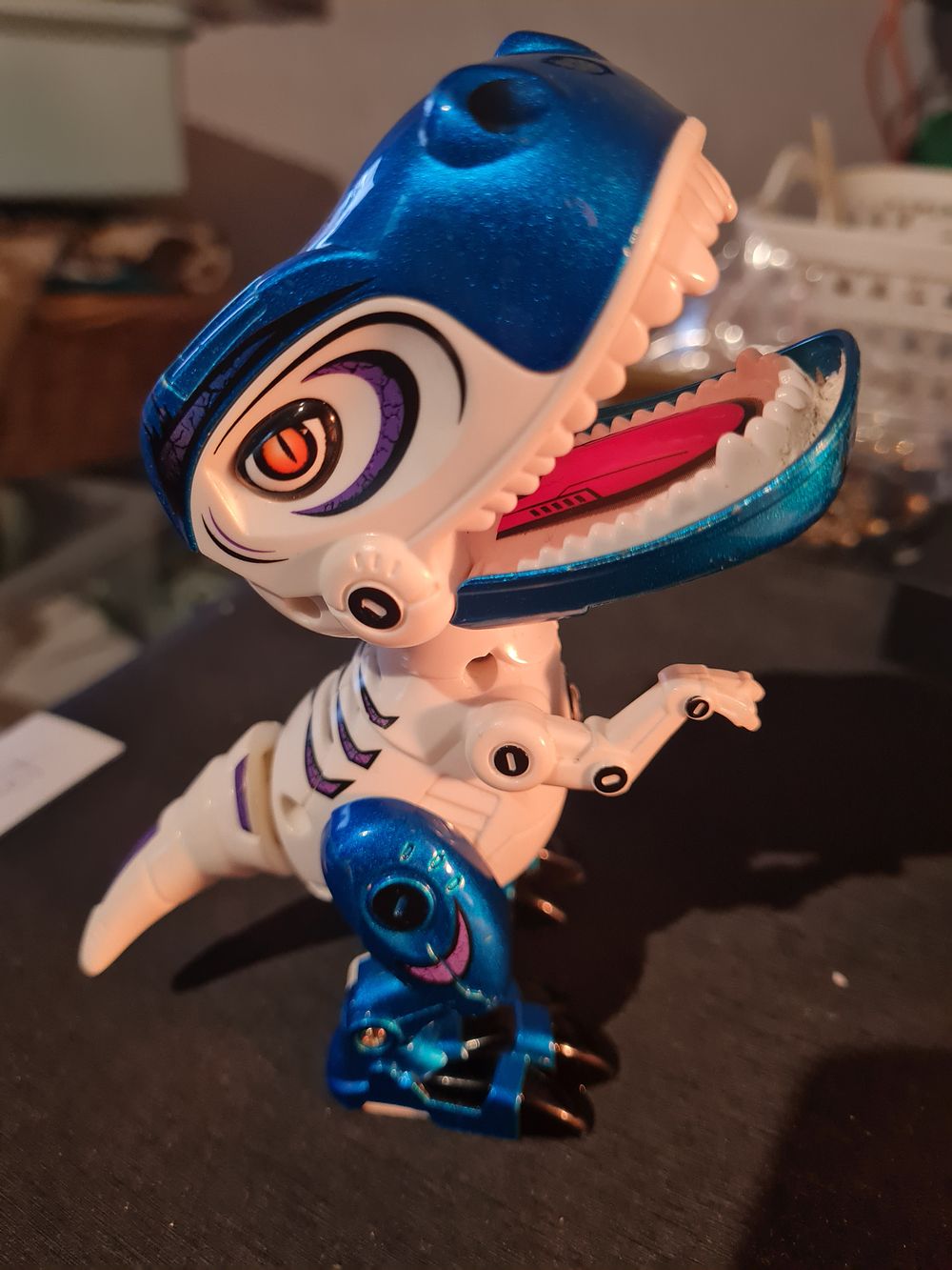 Lot 183: Dinosaur figure