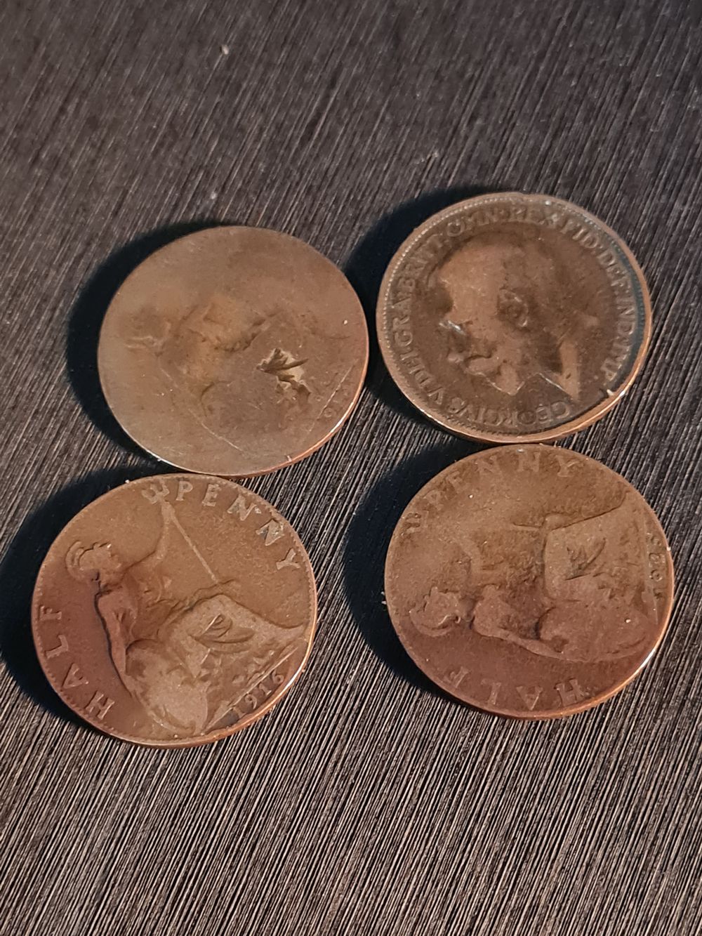 Lot 186: Vintage half penny lot