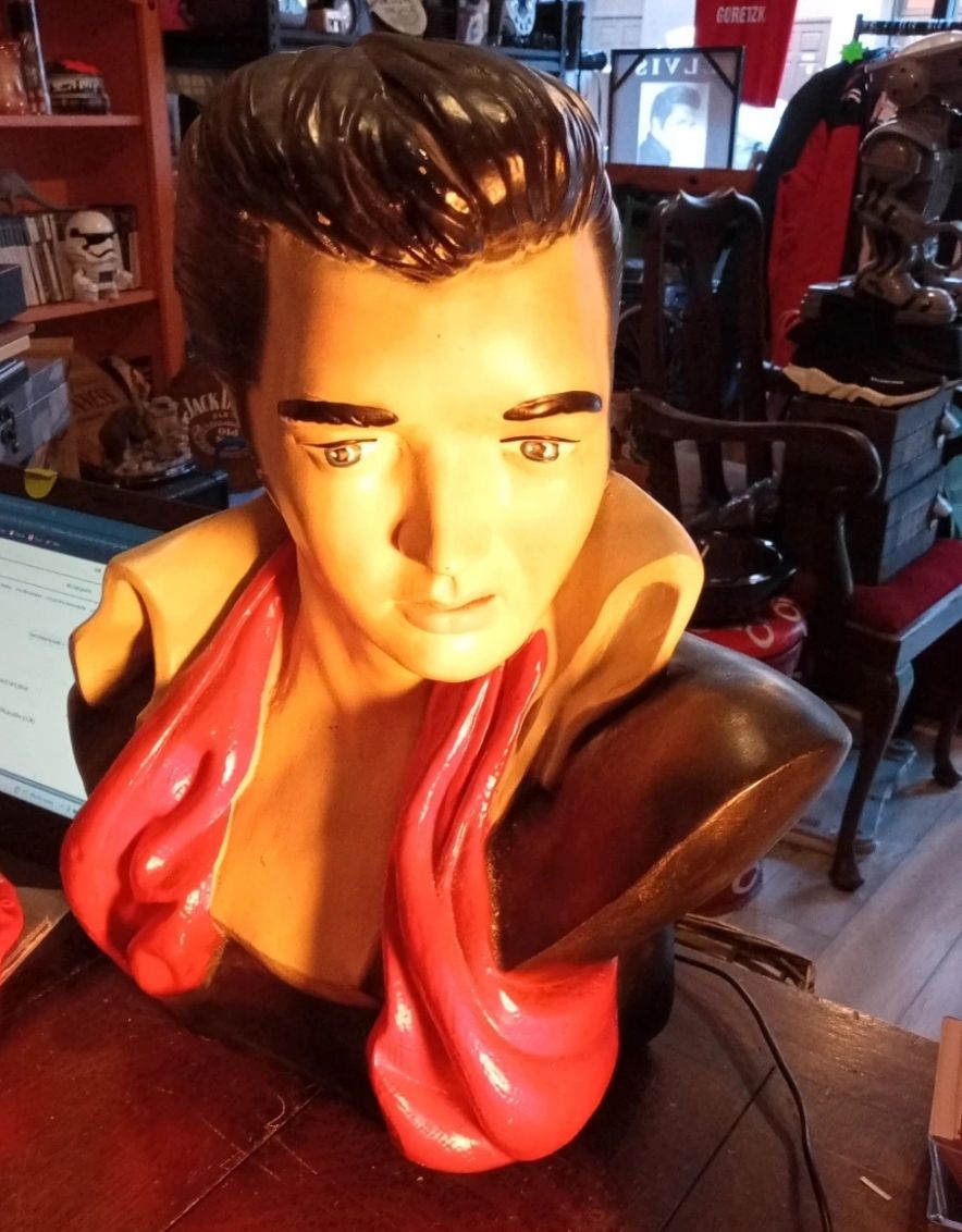 Lot 269: Very large elvis presley bust