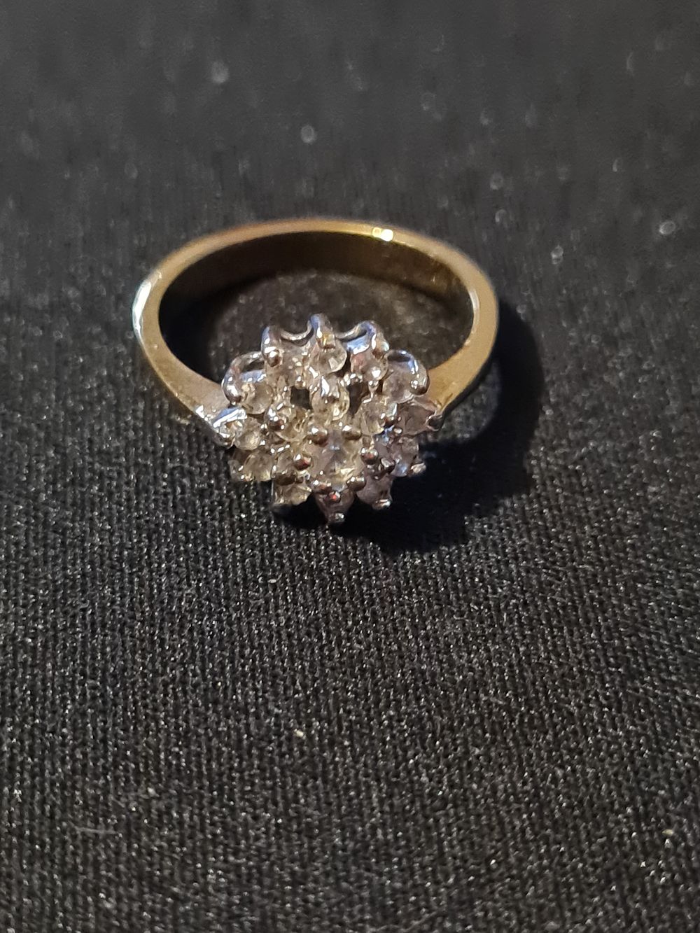 Lot 256: Antique ladies ring gold??? from house clearance