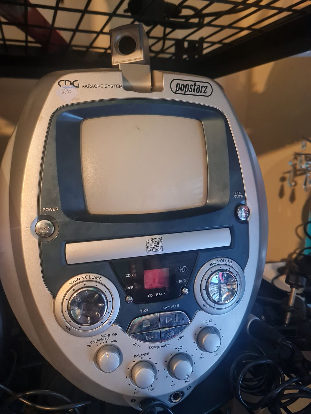 Lot 303: Karaoke machine working with screen