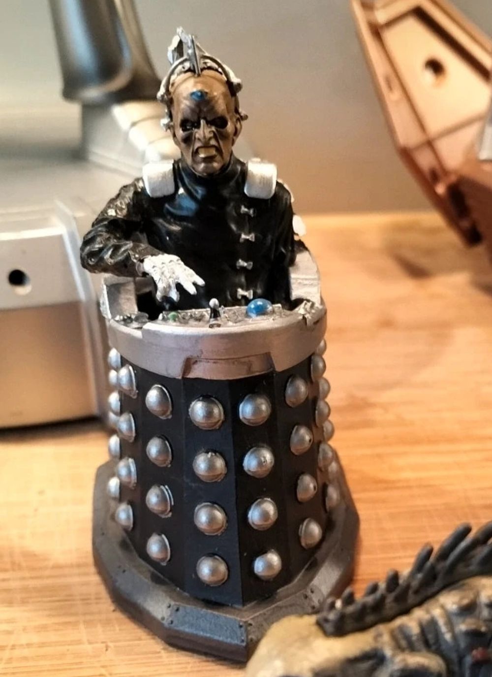 Lot 198: Dr who figure