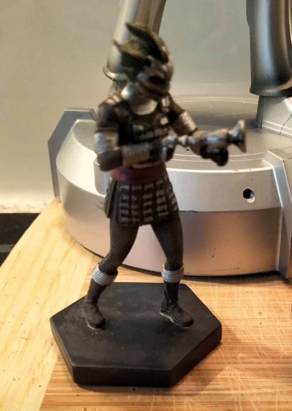Lot 199: Dr who figure