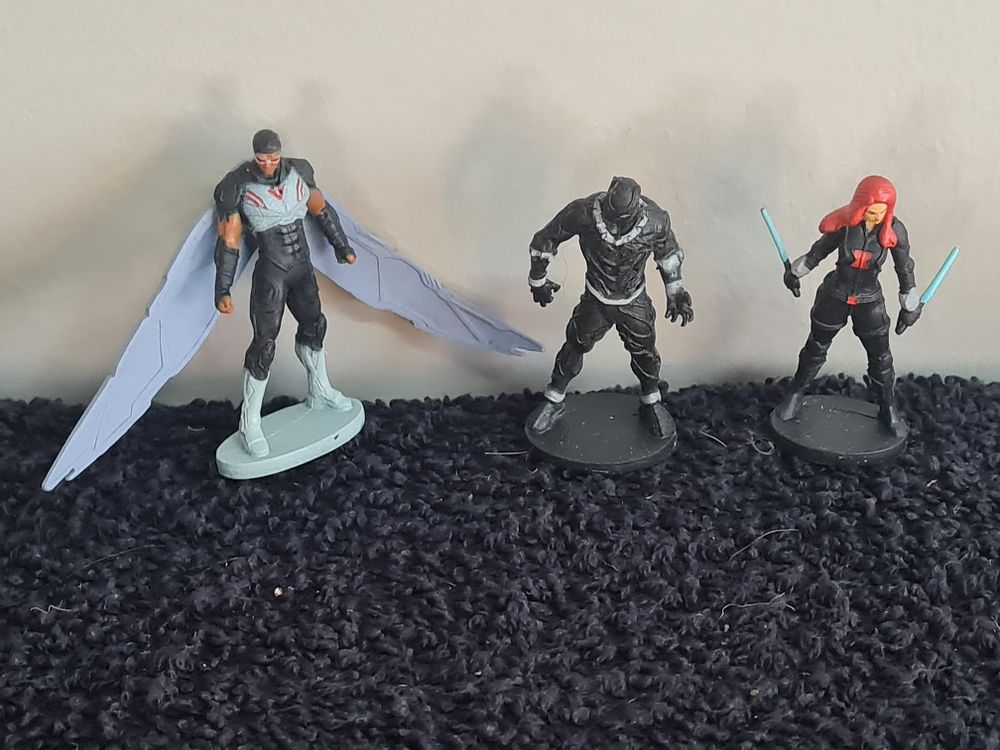 Lot 139: 3 marvel figure