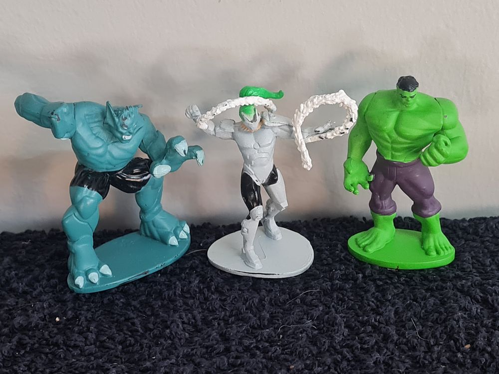 Lot 140: 3 marvel figure