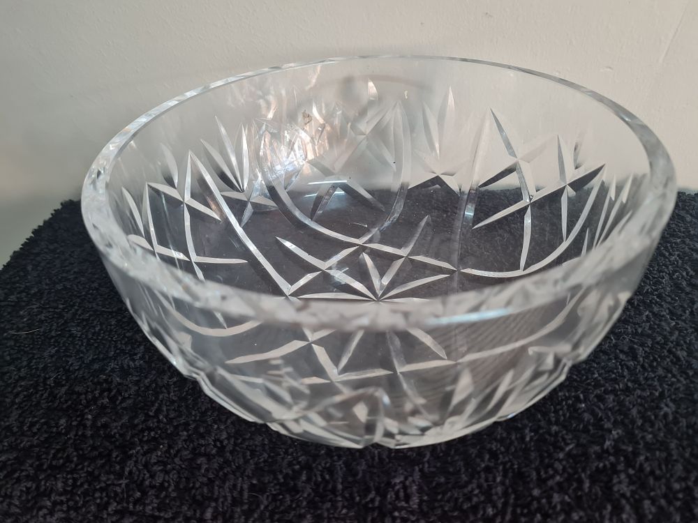 Lot 143: Large Waterford crystal bowl