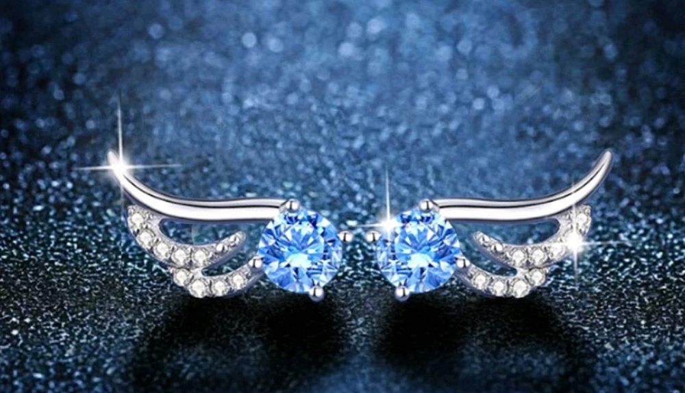 Lot 169: S925 earrings