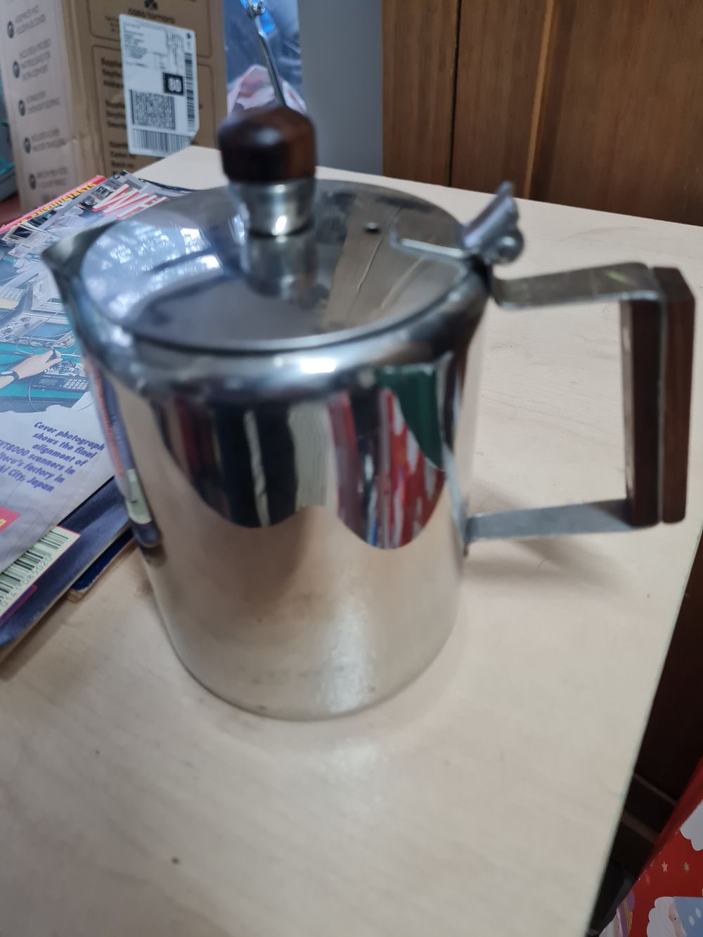 Lot 195: Vintage teapot