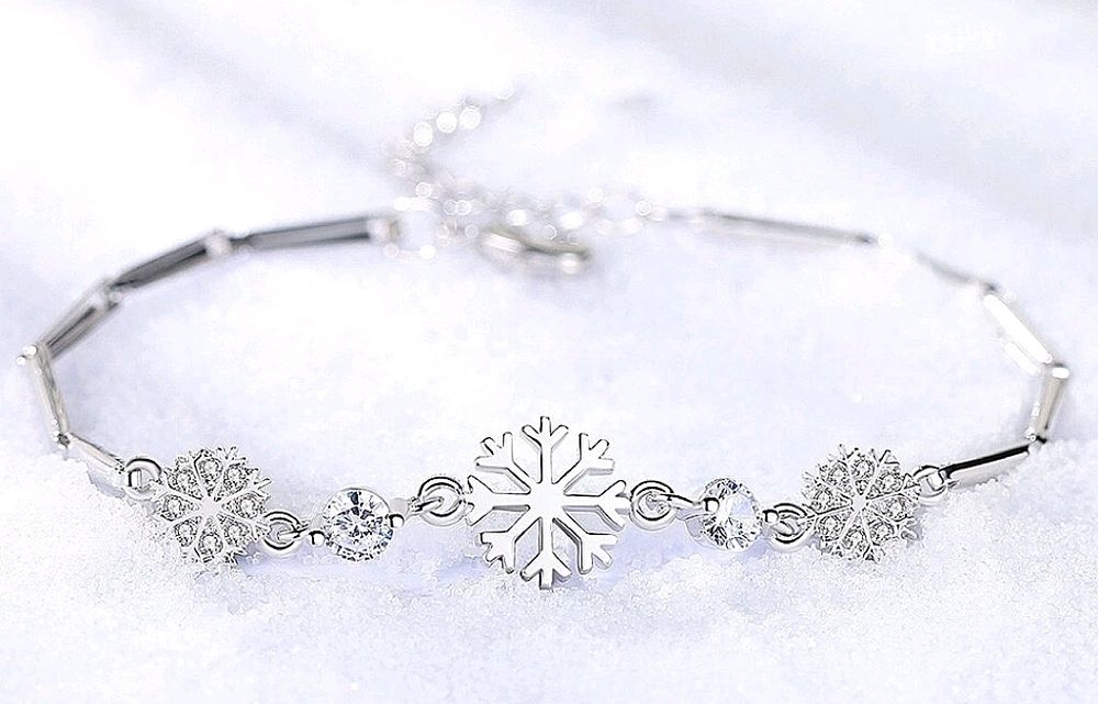 Lot 180: S925 bangle