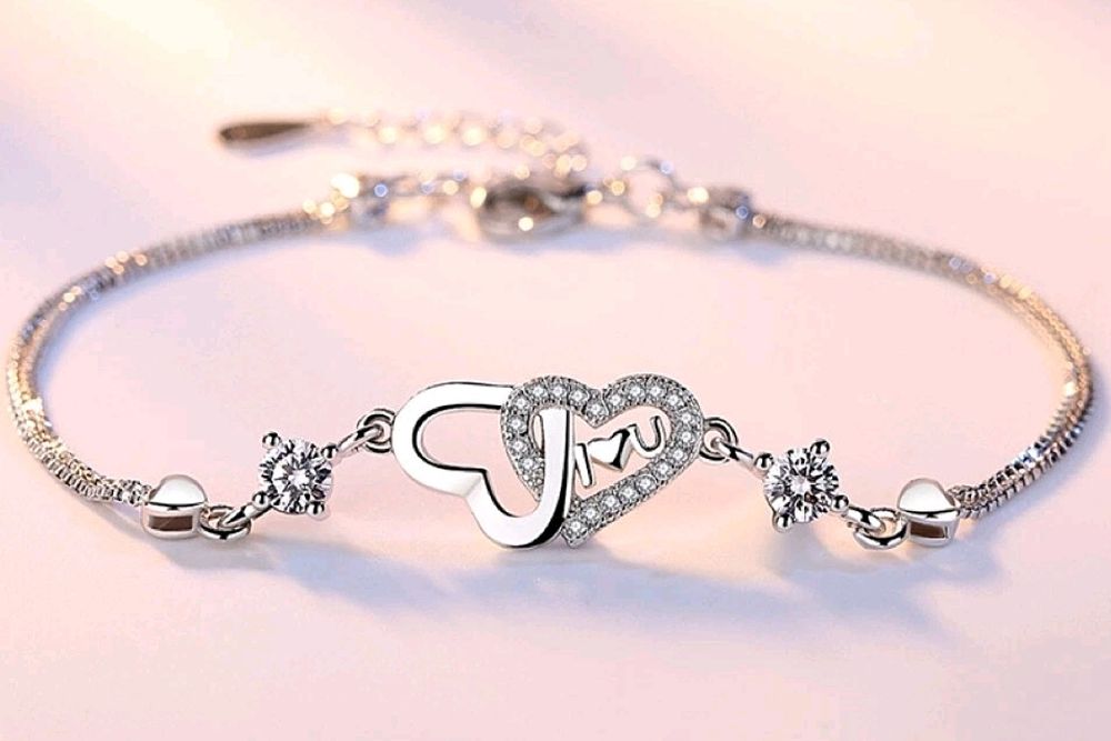 Lot 199: S925 bangle