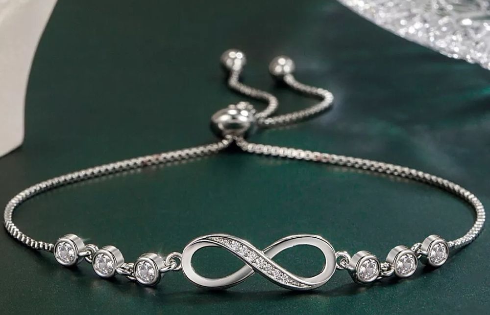 Lot 200: S925 bangle