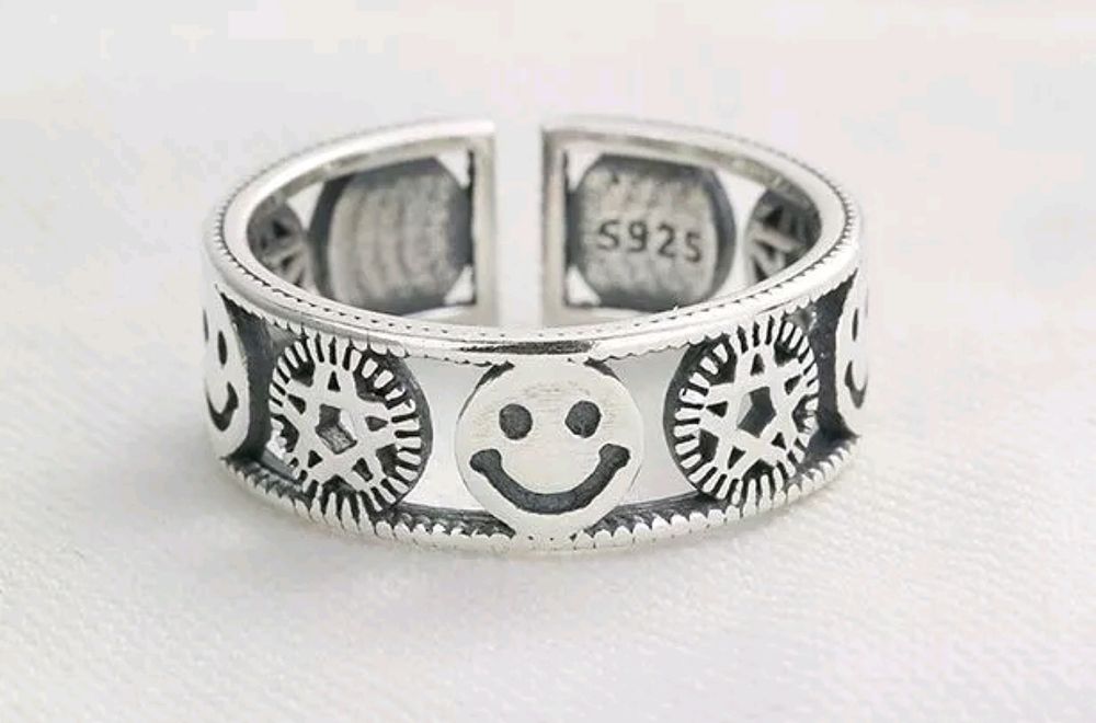 Lot 268: S925 ring