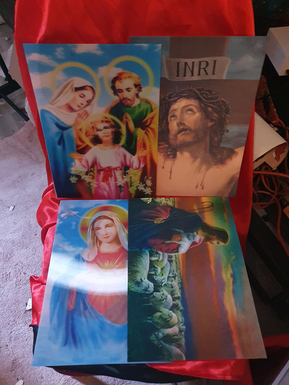Lot 291: Religious 3d pictures