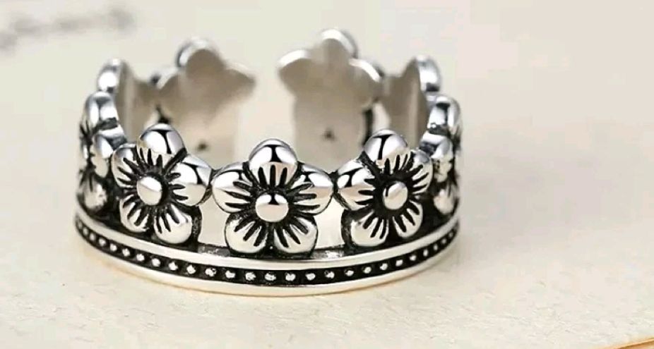 Lot 316: S925 ring