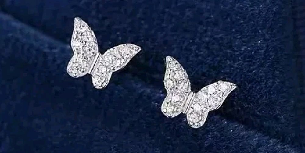Lot 205: S925 earings