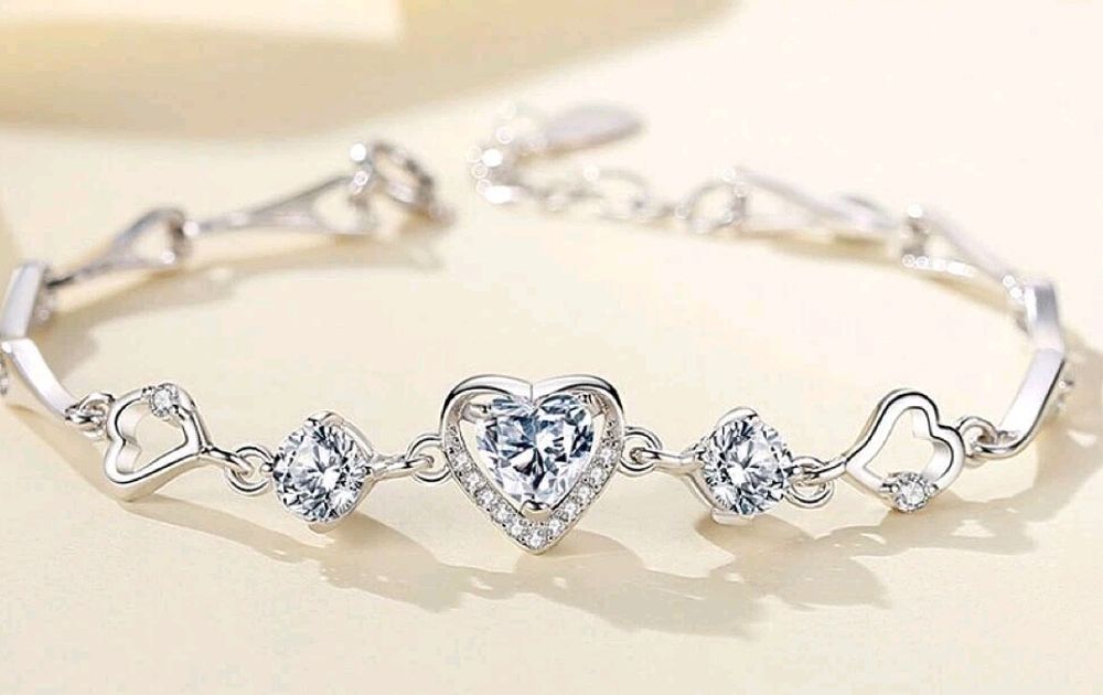 Lot 224: S925 bangle