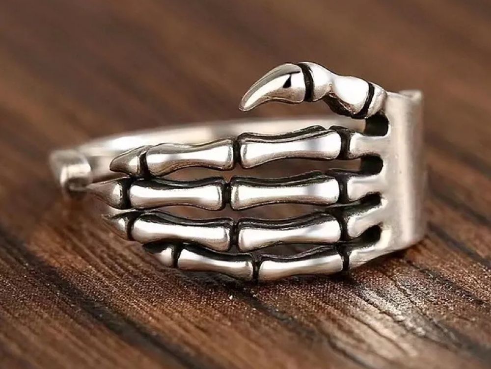 Lot 229: S925 ring