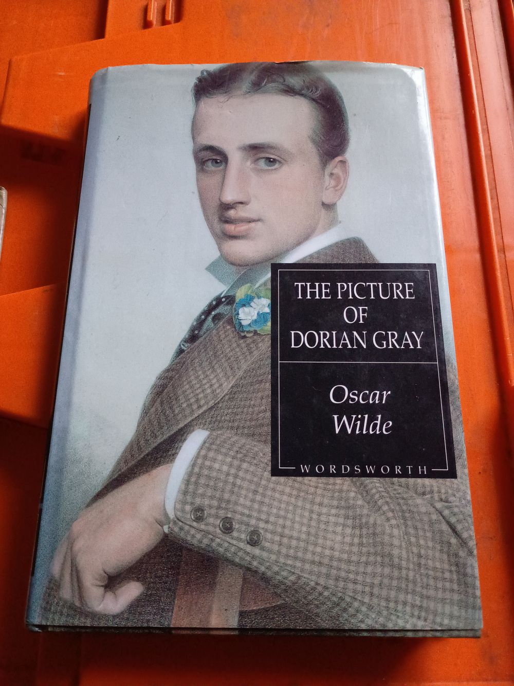 Lot 371: Oscar Wilde Book The picture of Dorian gray- hardback