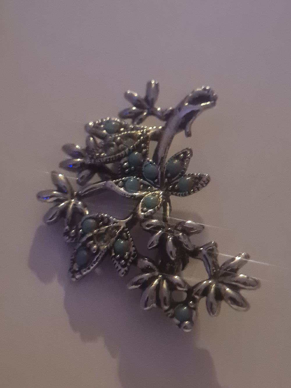 Lot 255: Vintage broach