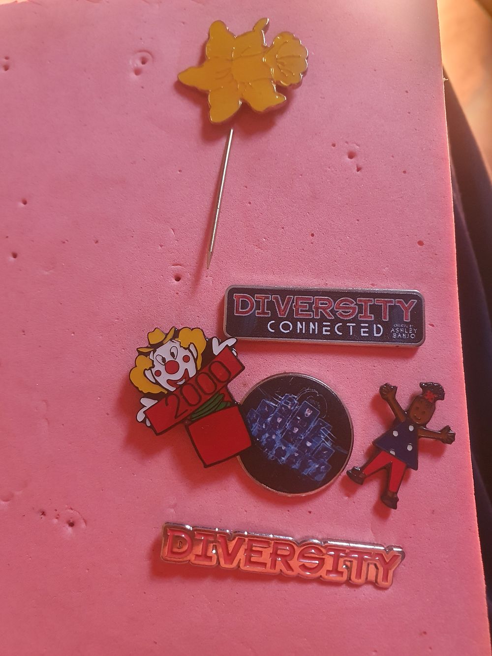 Lot 295: Collection of badges