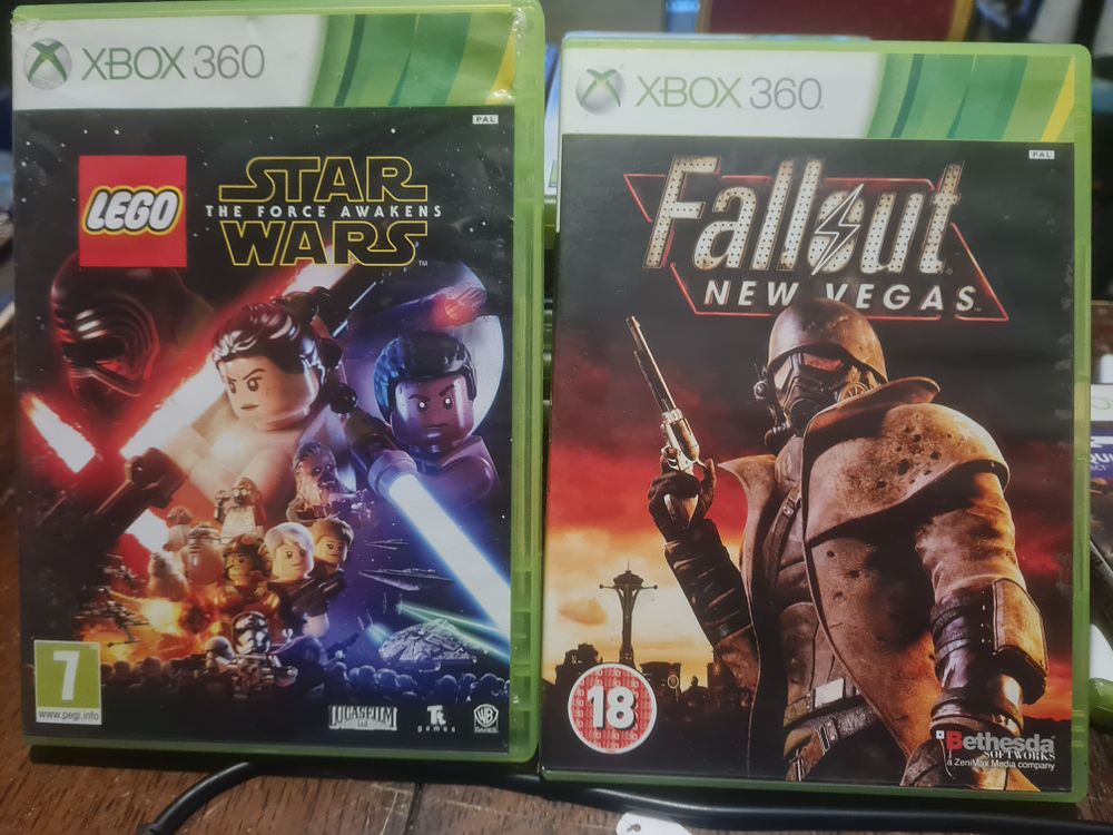 Lot 204: 2 xbox games