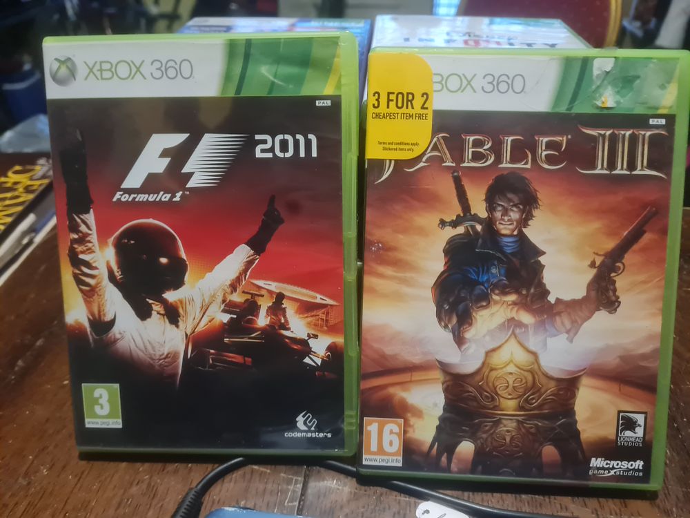 Lot 101: 2 xbox games