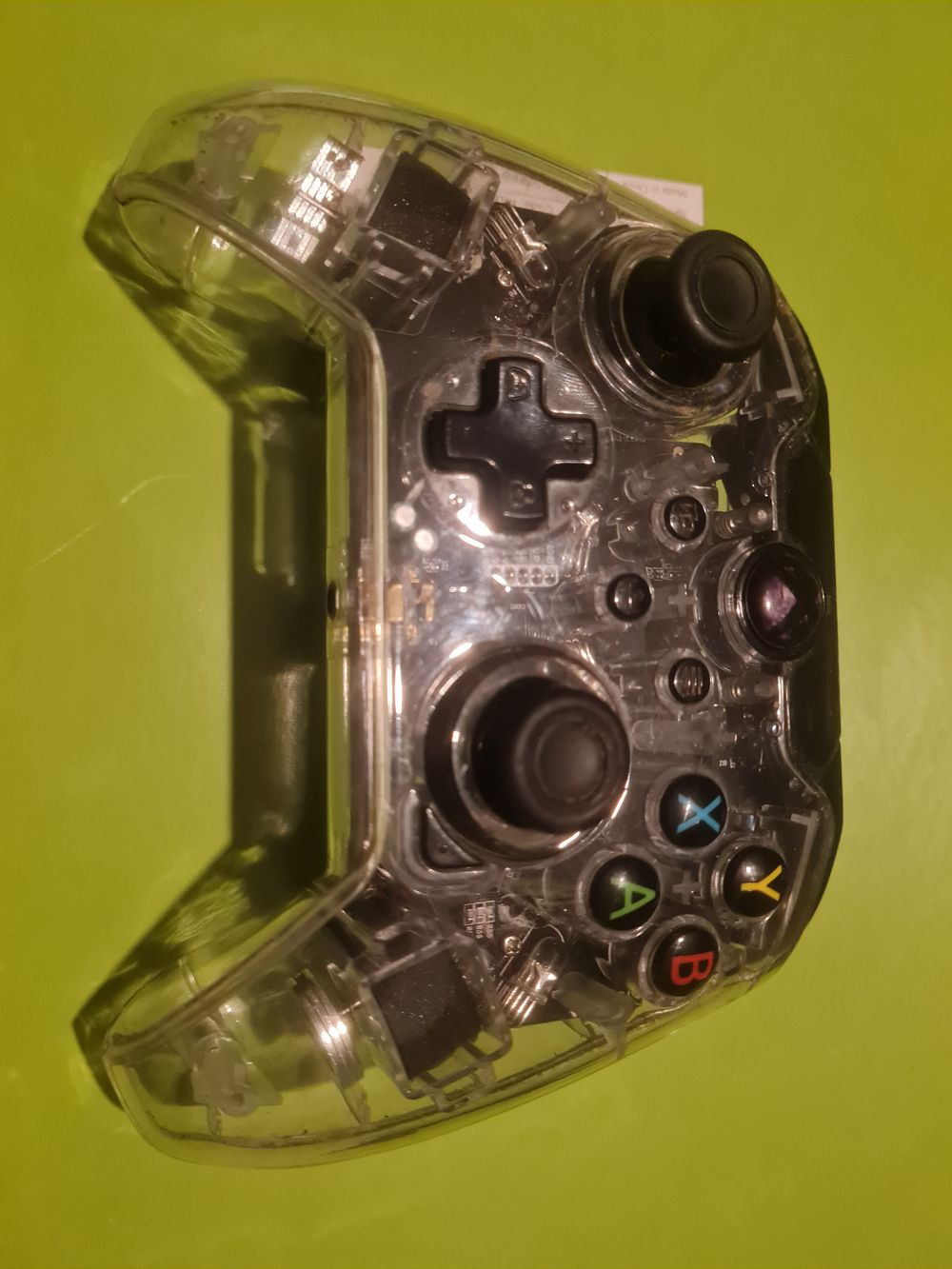 Lot 207: Xbox controller