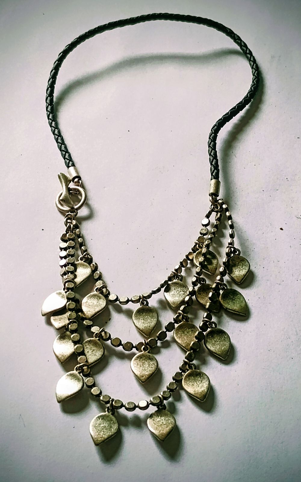 Lot 238: Lovely Layered pendants necklace with t-bar closure