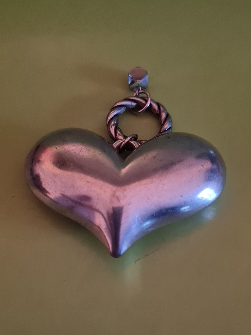 Lot 248: Large heart pendant