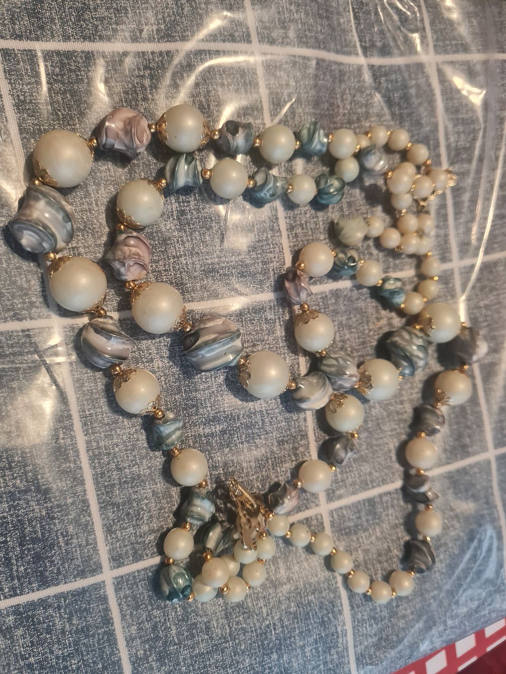 Lot 303: Triple layed chain vintage