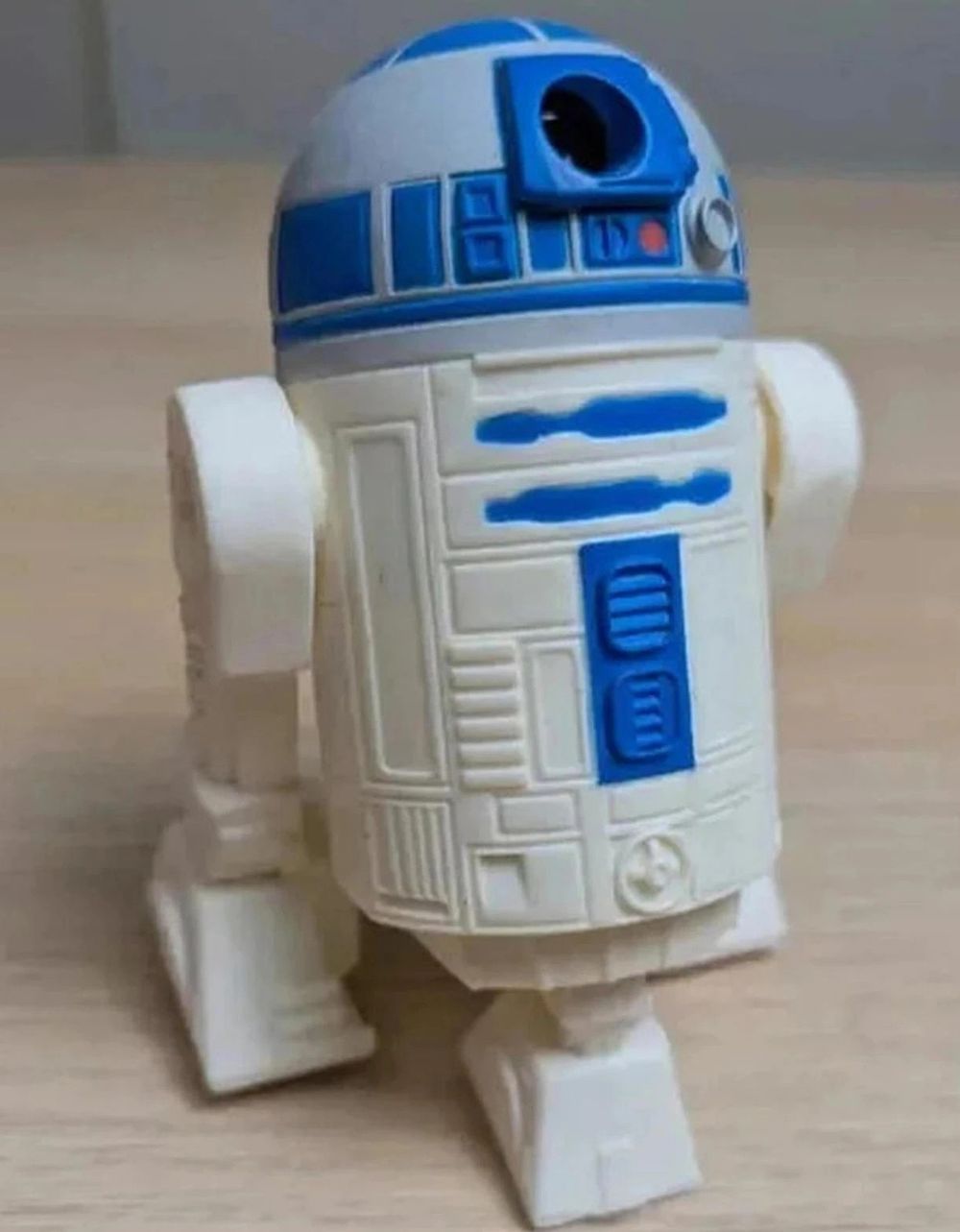 Lot 220: Star wars figure r2