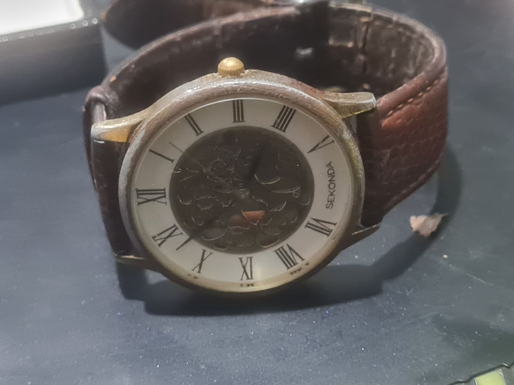 Lot 329: Vintage sekonda watch pwo