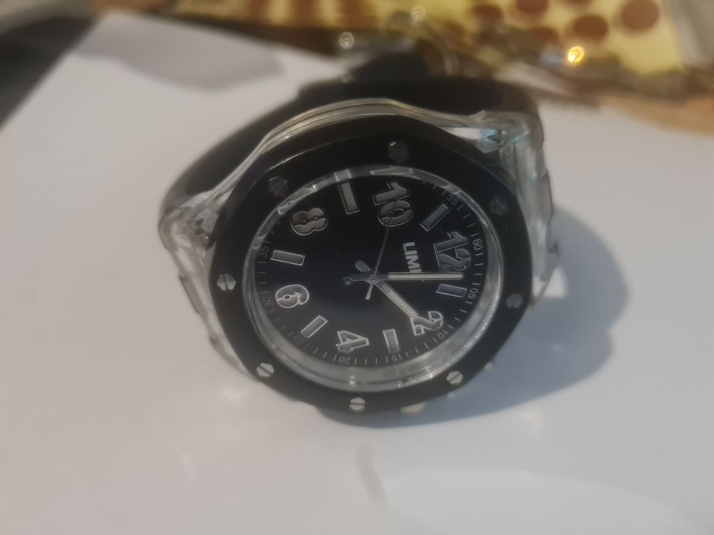 Lot 119e: Lmit sports watch