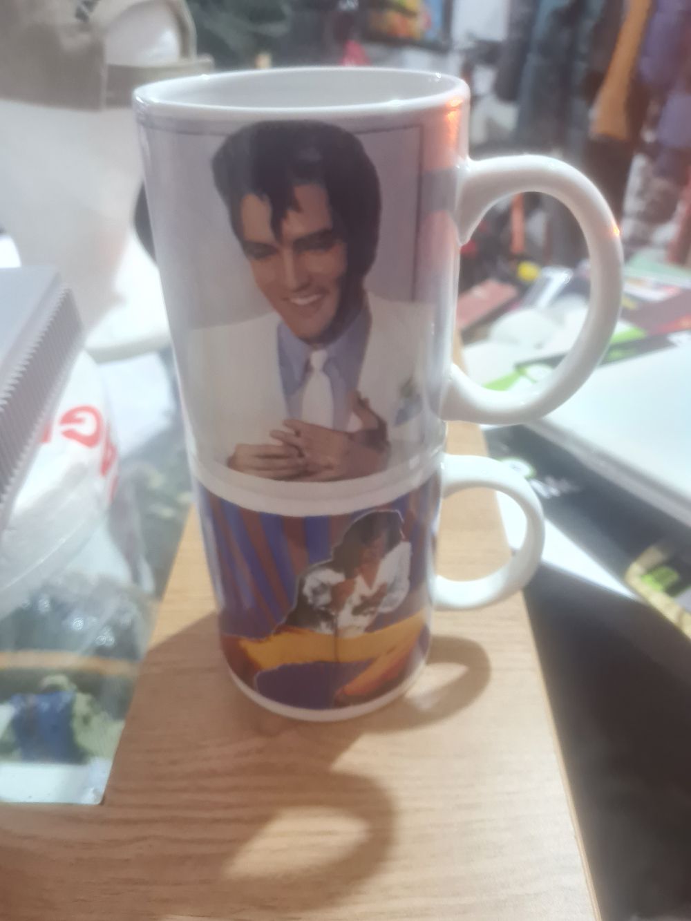 Lot 323: 2 elvis mugs