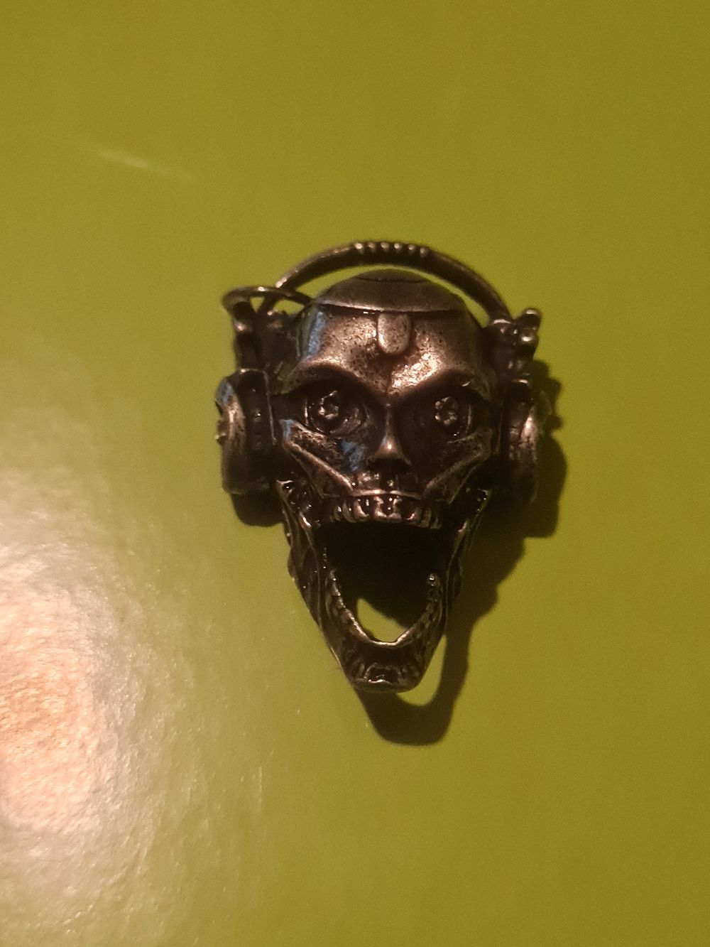 Lot 111: Large pendant