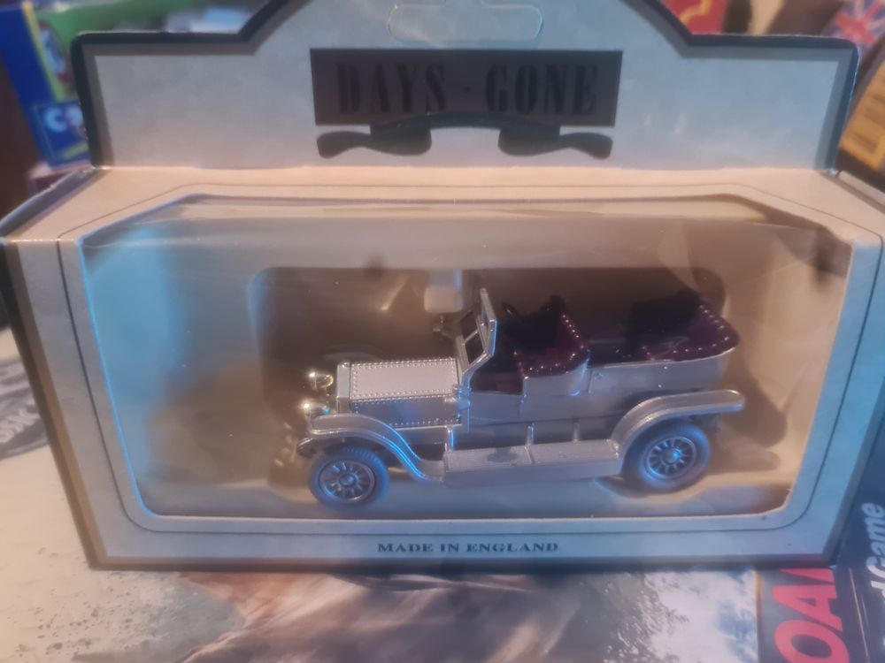Lot 257: Boxed model