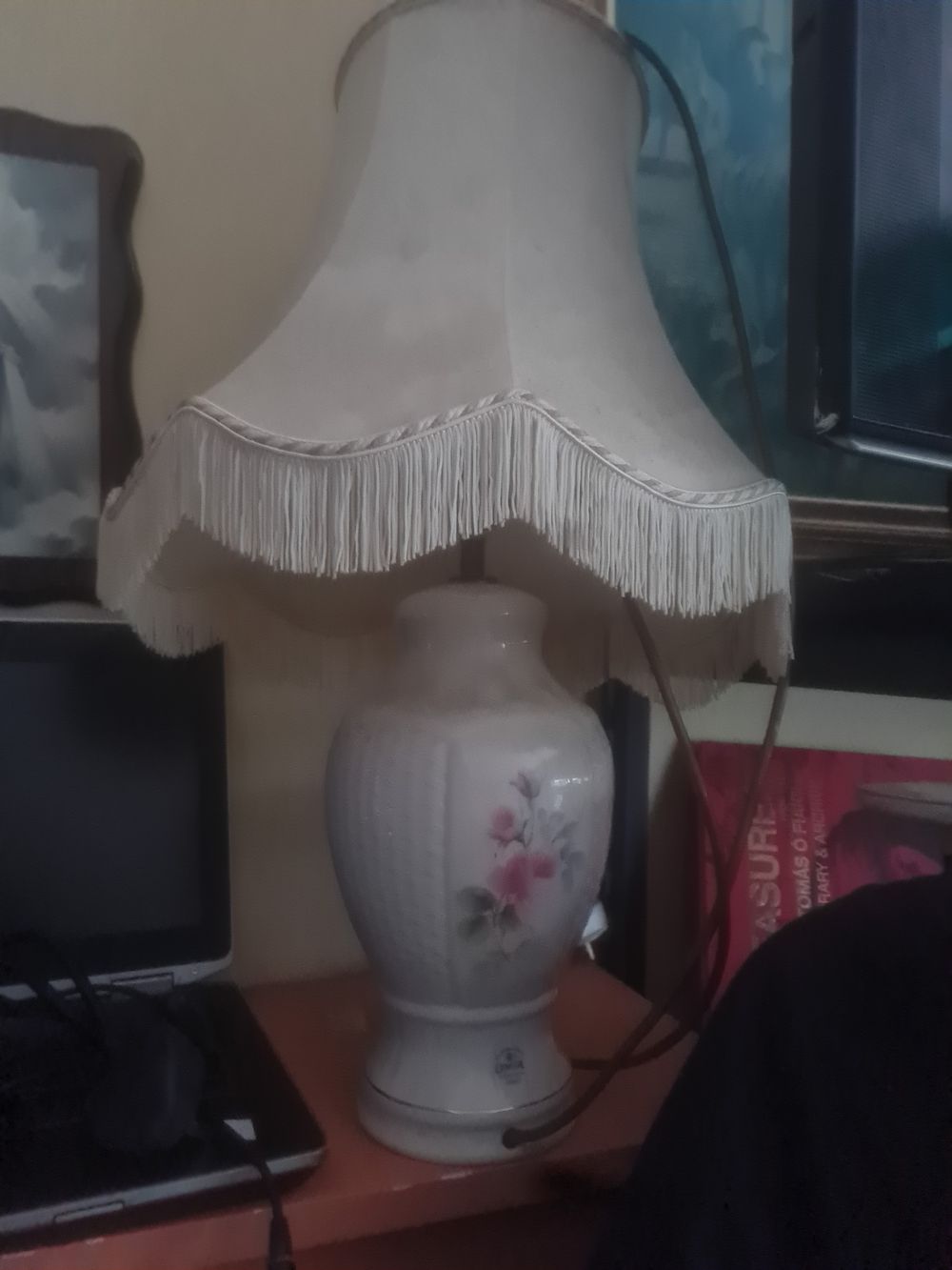 Lot 280: Large donegal china lamp
