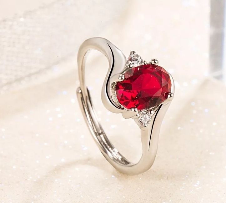 Lot 293: S925 ring
