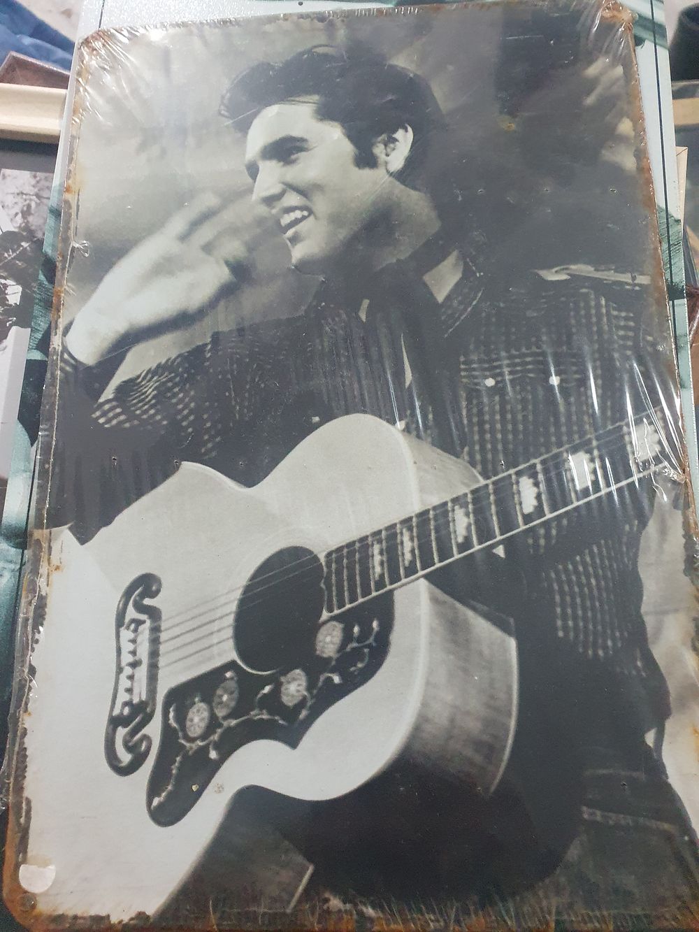 Lot 8b: Tin sign elvis