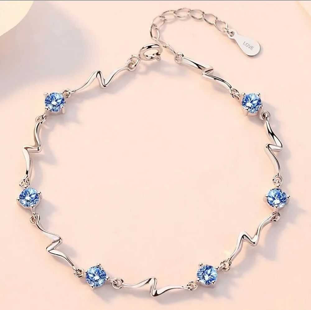 Lot 330: S925 bangle