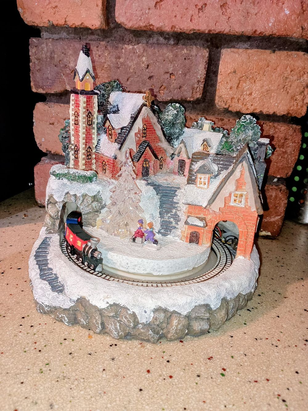Lot 367: Light up Christmas ornament needs slight mending batteries or AC Adapter