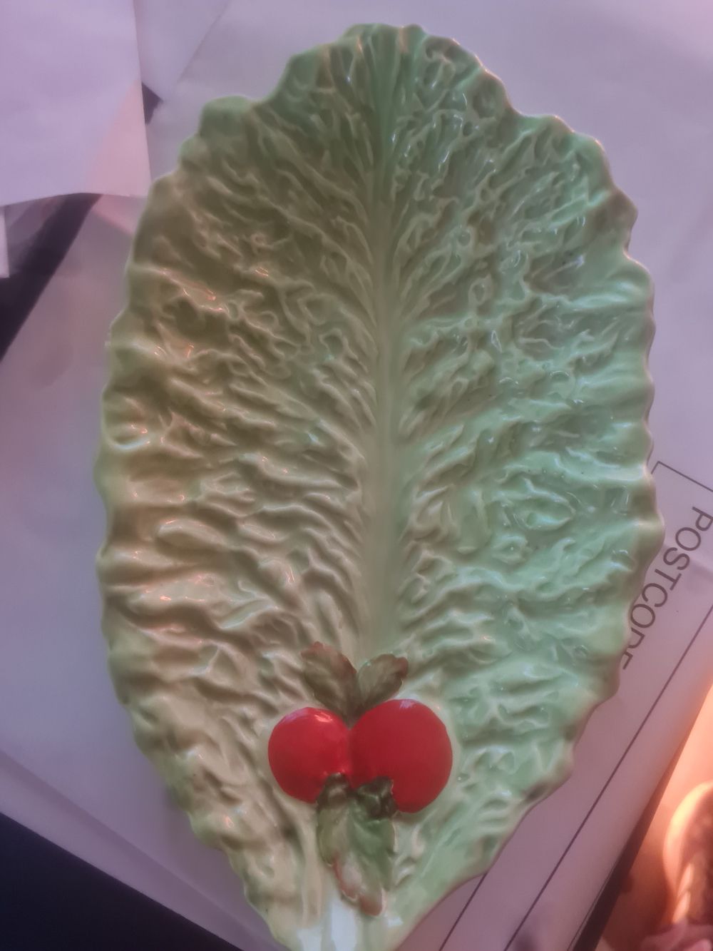 Lot 61: Carlton Ware Vintage Lettuce Leaf Dish Apple
