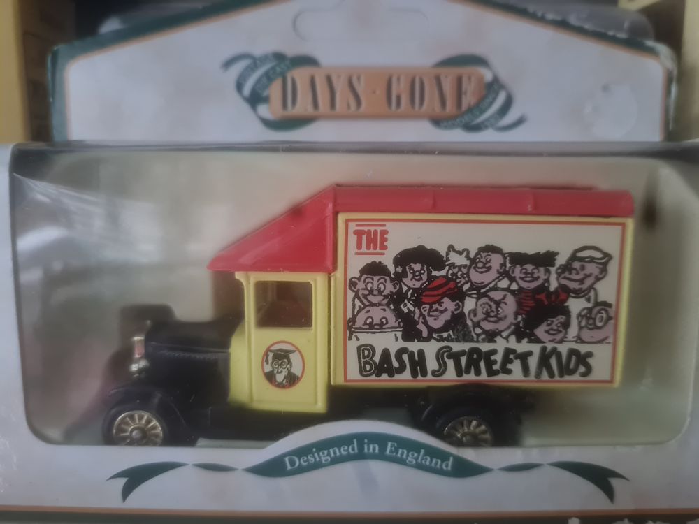 Lot 141: Bash street kids model