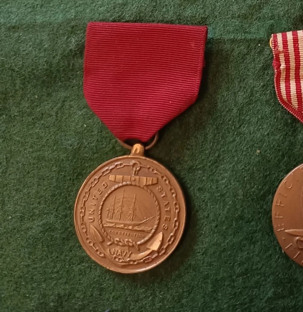 Lot 65p: Us military medal