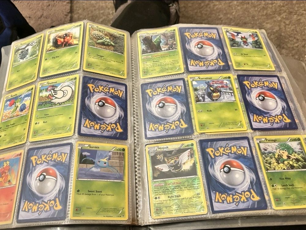 Lot 278: Pokemon bundle