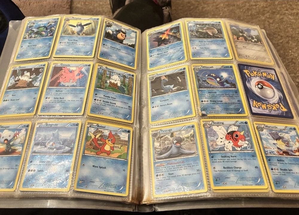 Lot 281: Pokemon bundle